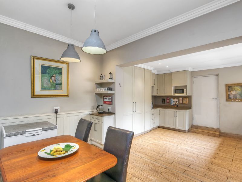 WELCOME TO YOUR DREAM HOME LOCATED IN THE HIGHLY SOUGHT-AFTER NEIGHBORHOOD OF SAVOY ESTATE!!! - Photo 10