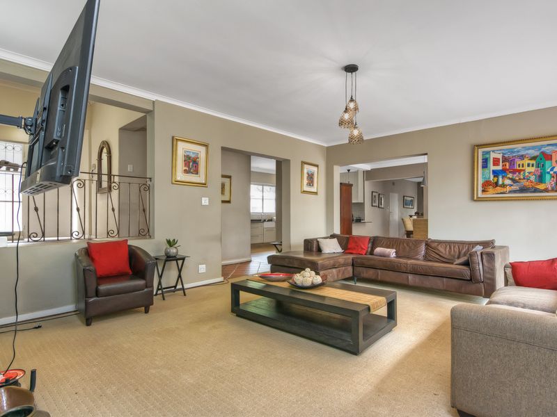 WELCOME TO YOUR DREAM HOME LOCATED IN THE HIGHLY SOUGHT-AFTER NEIGHBORHOOD OF SAVOY ESTATE!!! - Photo 8