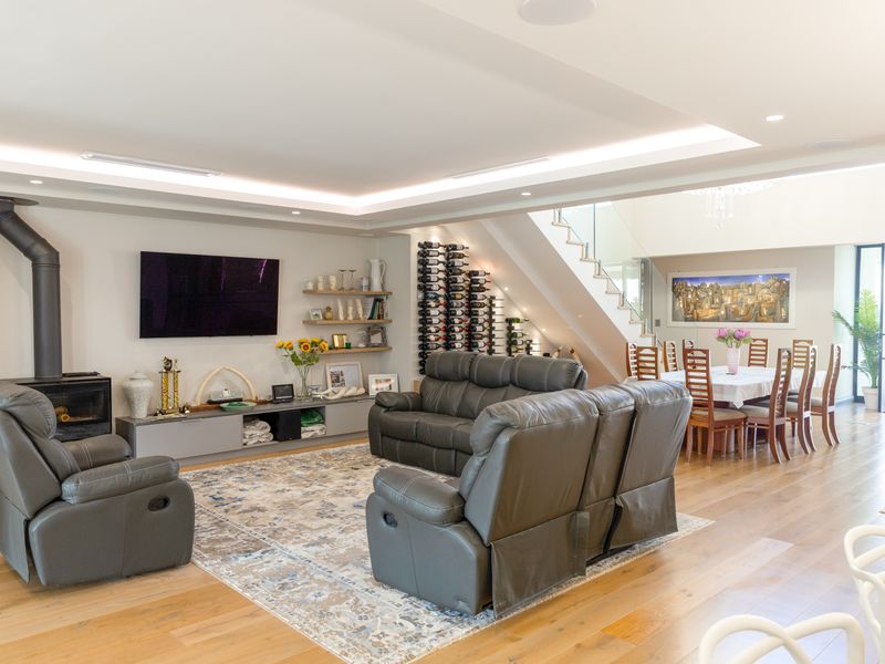 Experience Unrivaled Elegance in This Exquisite Luxury Residence - Photo 10