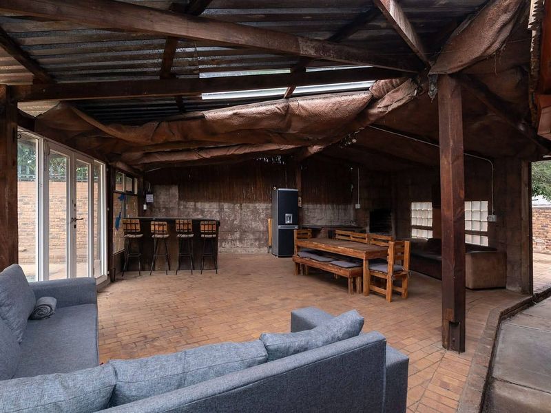 Your Family’s Next Chapter Starts Here – 6-Bedroom Home in Enclosed Area - Photo 9