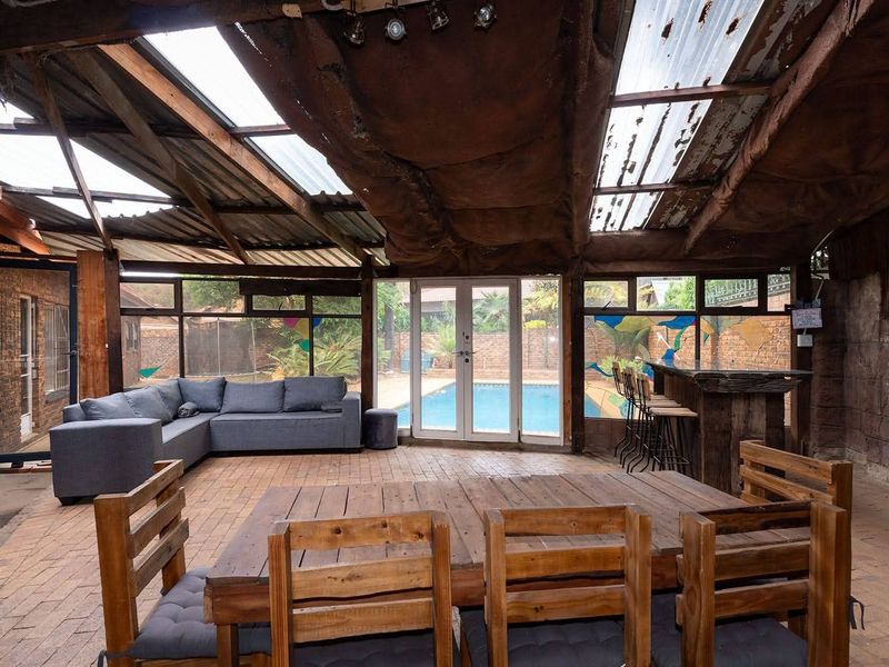 Your Family’s Next Chapter Starts Here – 6-Bedroom Home in Enclosed Area - Photo 4