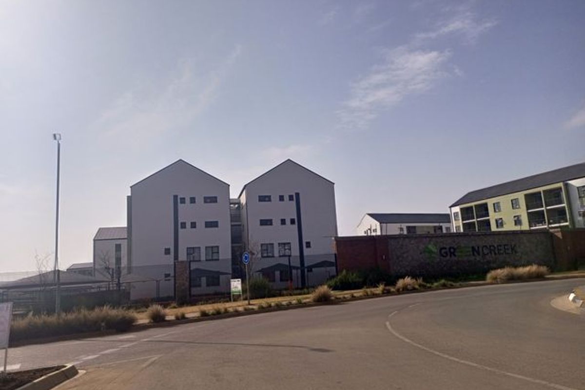 2 BEDROOM APARTMENT FOR SALE IN GREENCREEK LIFESTYLE ESTATE FOR R999 000 - Photo 4