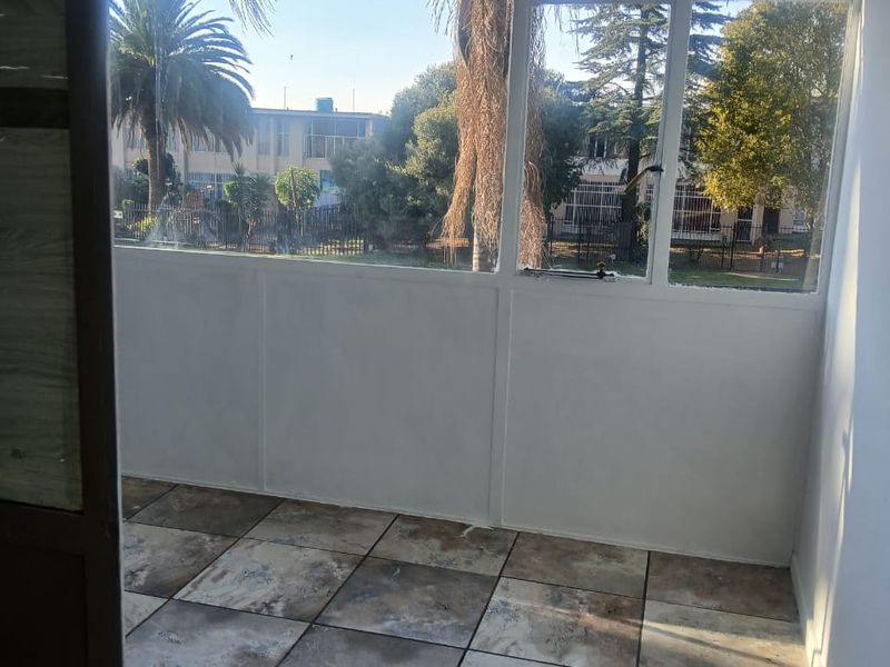 3 Bedroom apartment in enclosed area - Photo 6