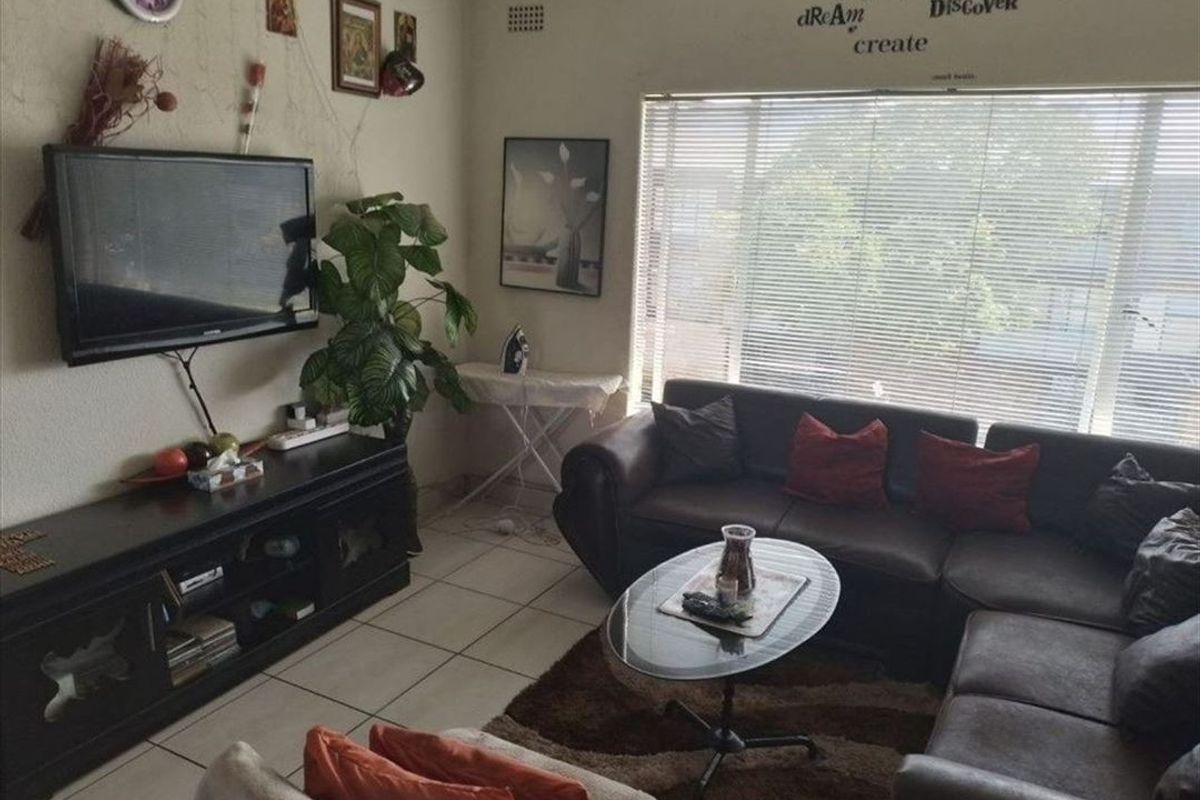 2 Bedroom apartment for sale - Photo 2