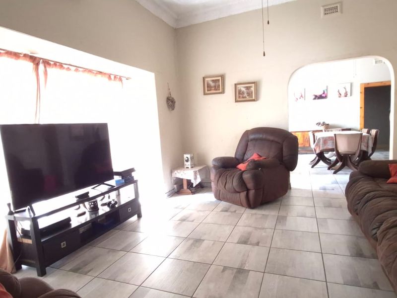 Spacious family home Brenthurst - Photo 5