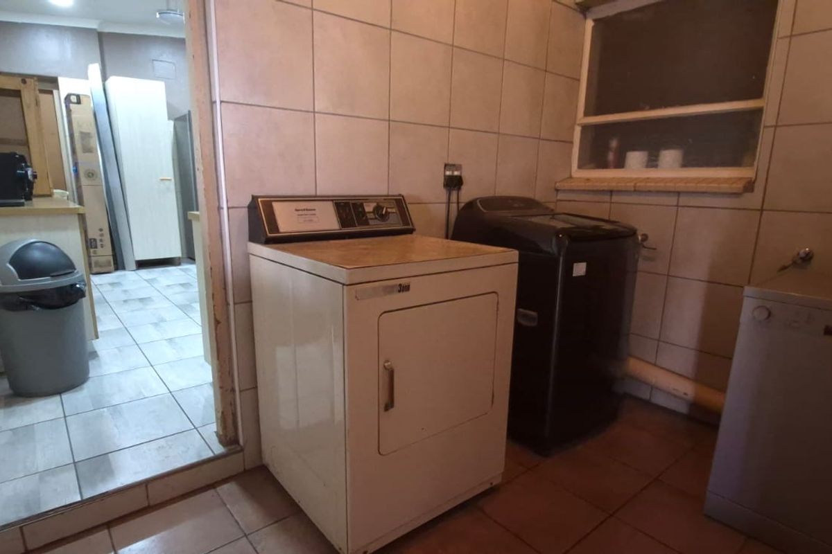 Spacious family home Brenthurst - Photo 4