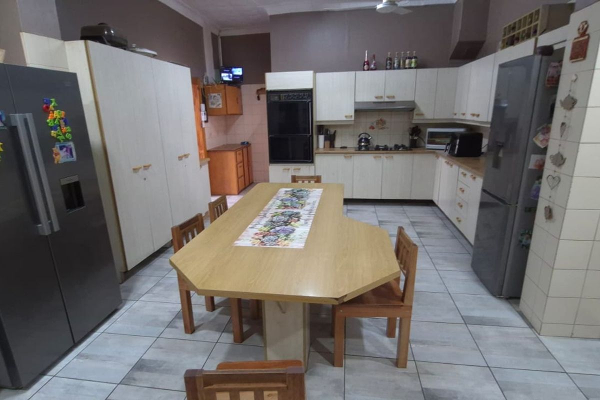 Spacious family home Brenthurst - Photo 2