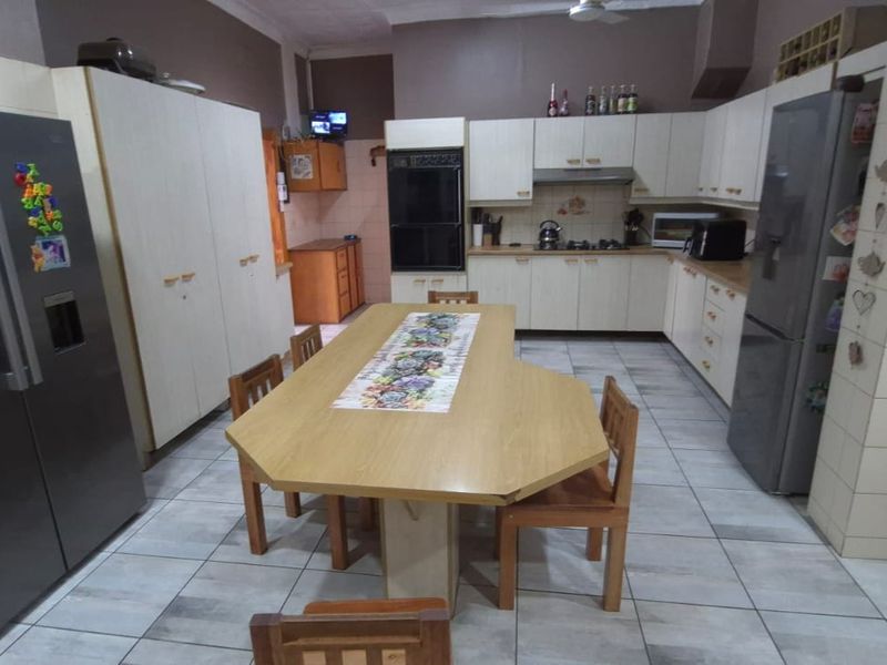 Spacious family home Brenthurst - Photo 2