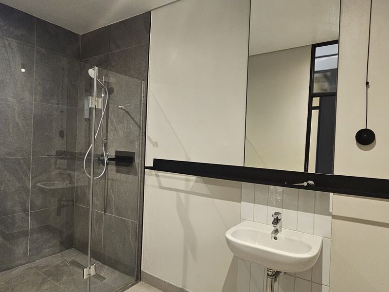 Modern Elegance in the Heart of Sandton – 1-Bedroom Apartment for Sale at The Lineal - Photo 8