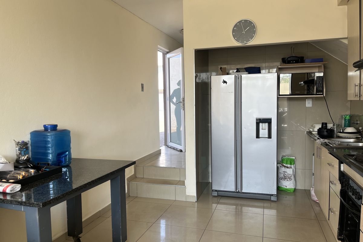 Duplex Rental Monthly In Witbank - Photo 2