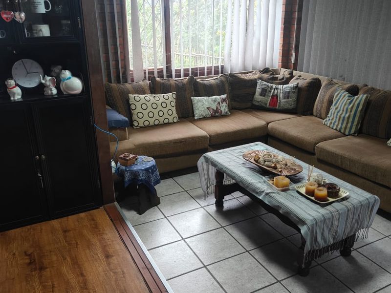 PRICE REDUCED - IMMACULATE UNIT FOR SALE - A REAL GEM - Photo 9