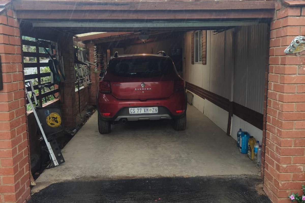 PRICE REDUCED - IMMACULATE UNIT FOR SALE - A REAL GEM - Photo 4