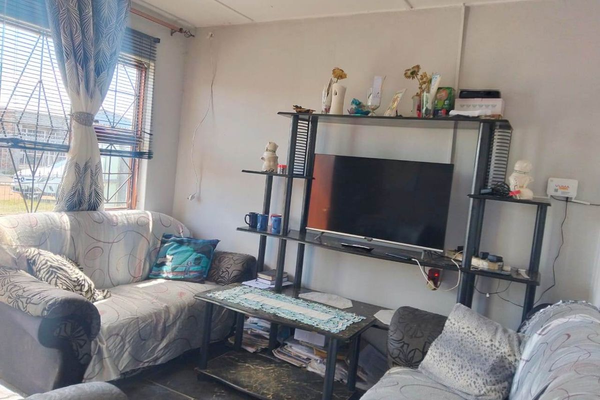 EXT.32 BETHELSDORP 2 BED 1 BATH HOUSE FOR SALE - Photo 2