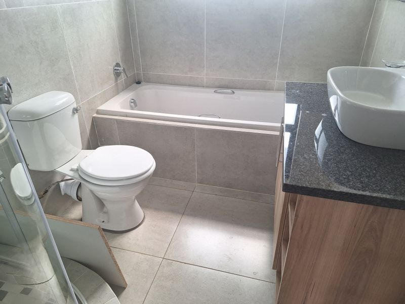 Two bedroom townhouse for sale in Riversdal - Photo 8