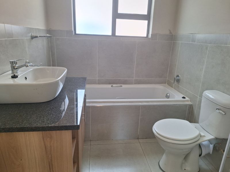 Two bedroom townhouse for sale in Riversdal - Photo 7