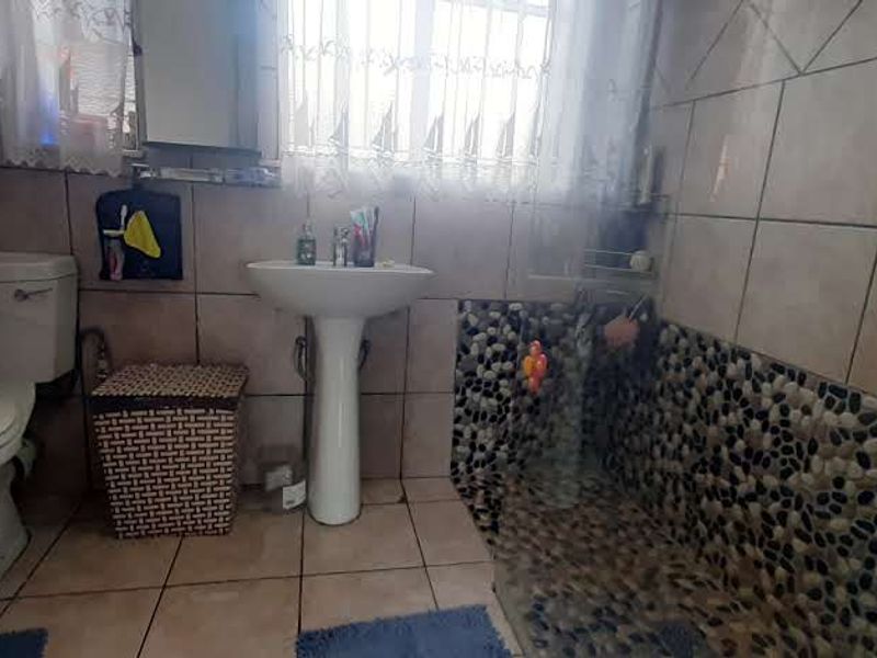 SOLAR POWERED HOME! - Photo 8