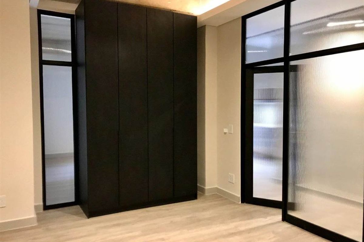 Luxury Meets Convenience – 1-Bedroom Apartment at The Lineal, Sandton - Photo 4