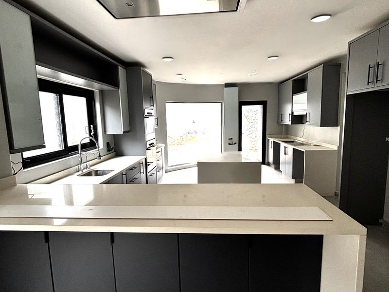 Beyond outstanding 3/4 bed - 4 GARAGED HOME !! - Photo 9