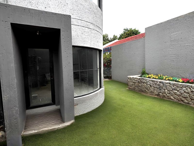 Beyond outstanding 3/4 bed - 4 GARAGED HOME !! - Photo 4