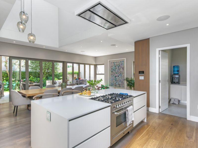 4 Bedroom House Just hit the Books - Photo 10