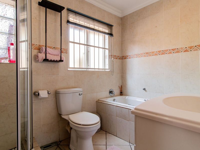3 Bed House in Newlands - Photo 10