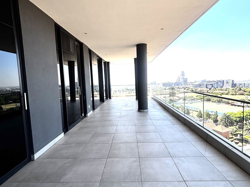 Skyline PENTHOUSE APARMENT - beyond comparison in Illovo - Photo 8
