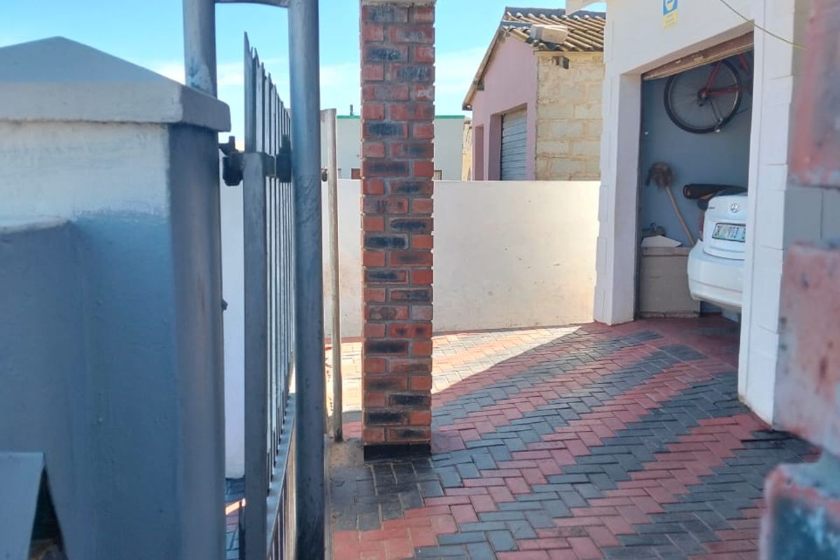 MOTHERWELL 4 BEDROOM 2 BATHROOM HOUSE FOR SALE - Photo 2