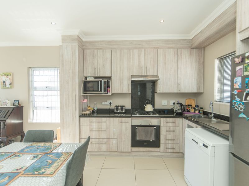 Modern Comfort Meets Everyday Convenience - Photo 10