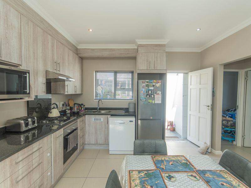 Modern Comfort Meets Everyday Convenience - Photo 9