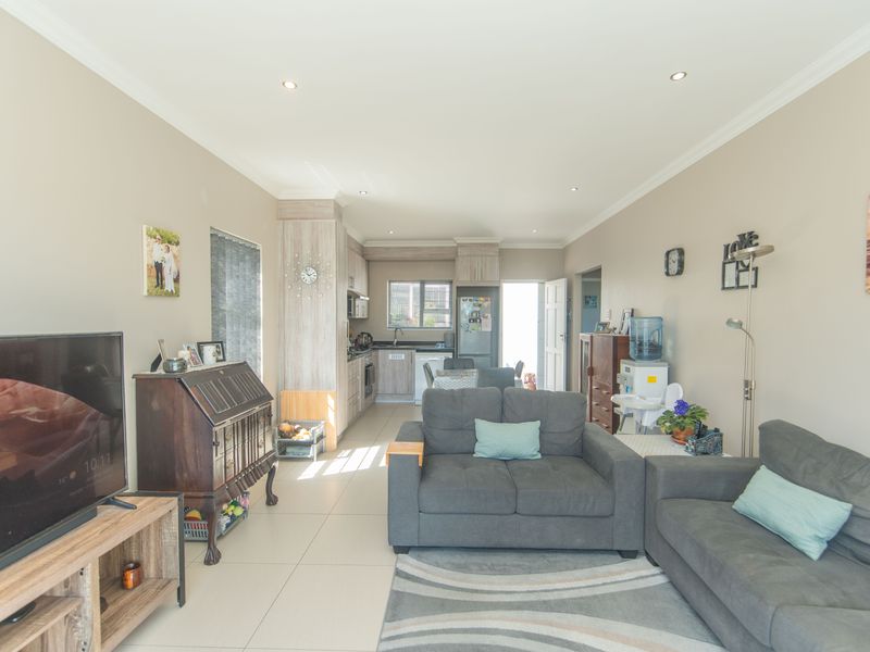 Modern Comfort Meets Everyday Convenience - Photo 8