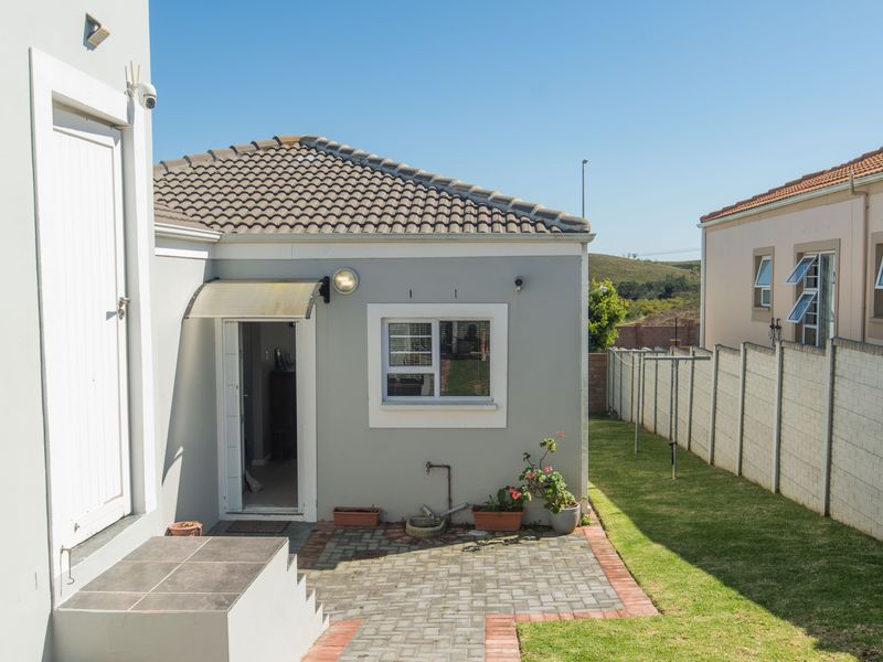 Modern Comfort Meets Everyday Convenience - Photo 4