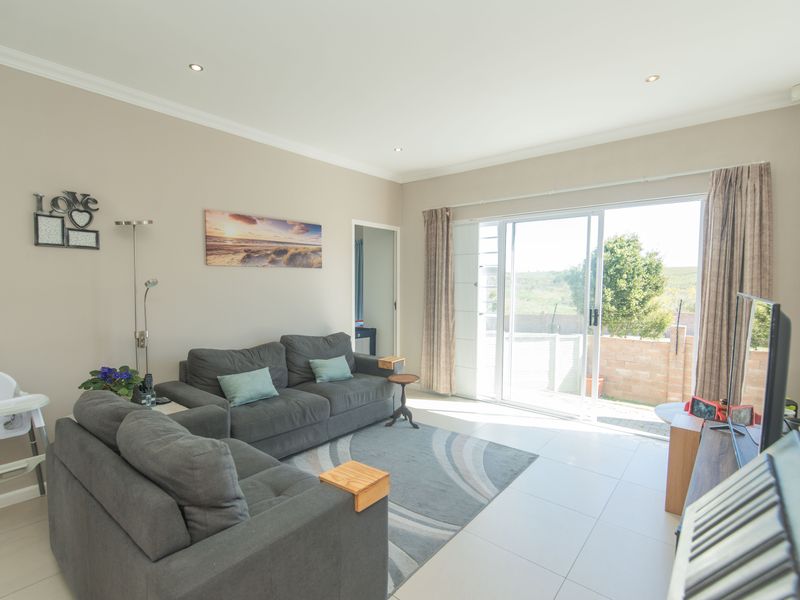 Modern Comfort Meets Everyday Convenience - Photo 5