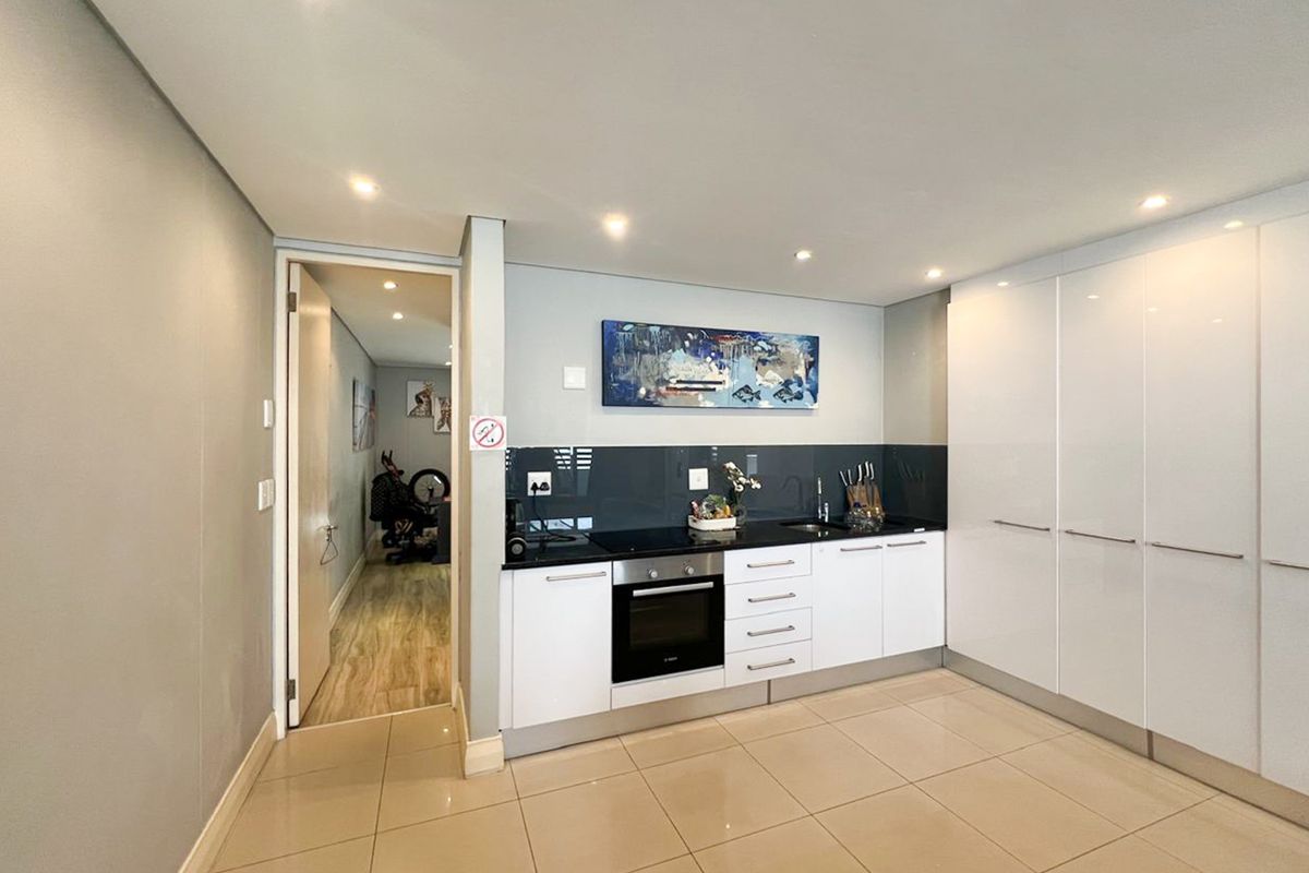 One Bed Beauty, in the heart of Big Bay. - Photo 2