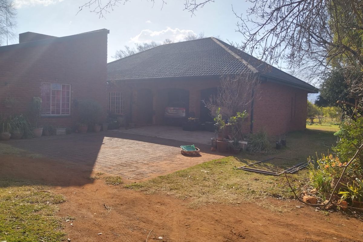 Charming Smallholding with huge possibiities - Photo 2