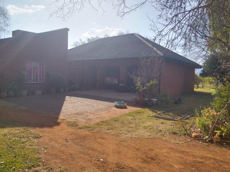 Charming Smallholding with huge possibiities - Photo 2