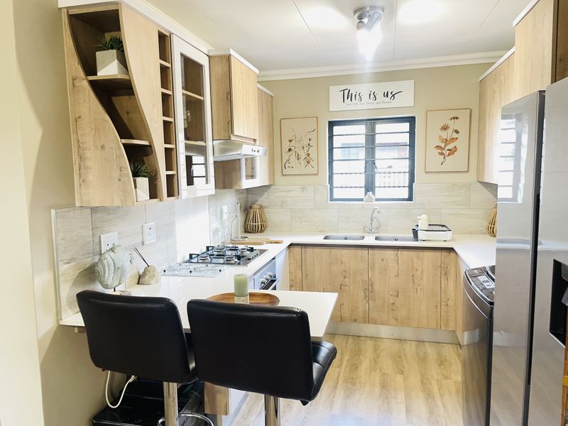 Apartment For Sale In Pretoria - Photo 2