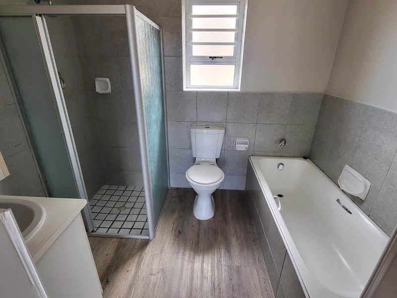 MODERN UNIT IN RETIREMENT VILLAGE WITH FRAIL CARE - Photo 9