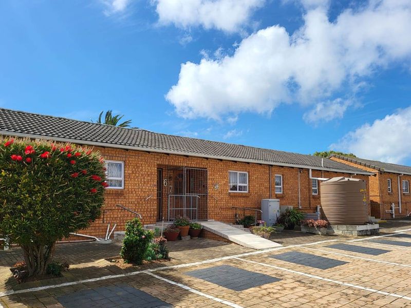 MODERN UNIT IN RETIREMENT VILLAGE WITH FRAIL CARE - Photo 10