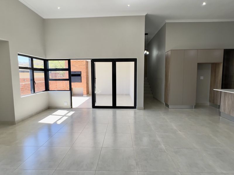 Brand New Modern Four-Bedroom Family Home – All En Suite – Prime Location - Photo 9