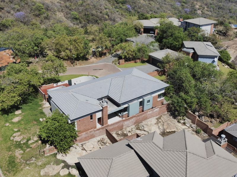 Brand New Modern Four-Bedroom Family Home – All En Suite – Prime Location - Photo 3