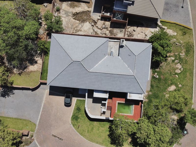 Brand New Modern Four-Bedroom Family Home – All En Suite – Prime Location - Photo 2