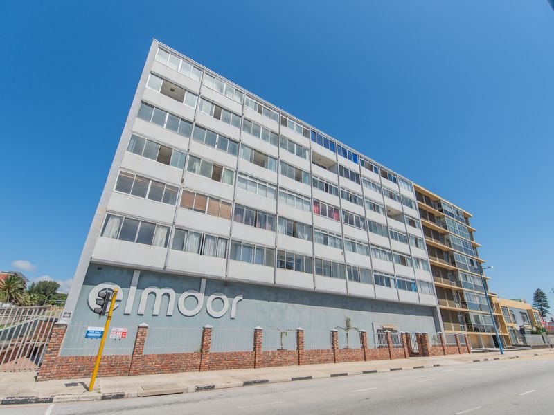 HUMEWOOD STUDIO / BACHELOR APARTMENT WITH PARKING FOR SALE - Photo 1