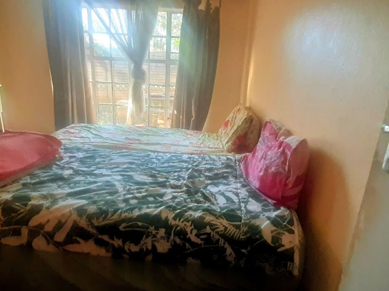 Spacious with Flatlet! - Photo 7