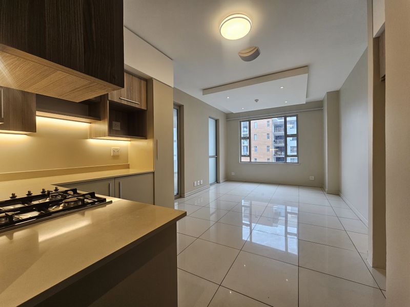 Unfurnished Two Bedroom Two Bathroom apartment in Rosebank - Photo 4