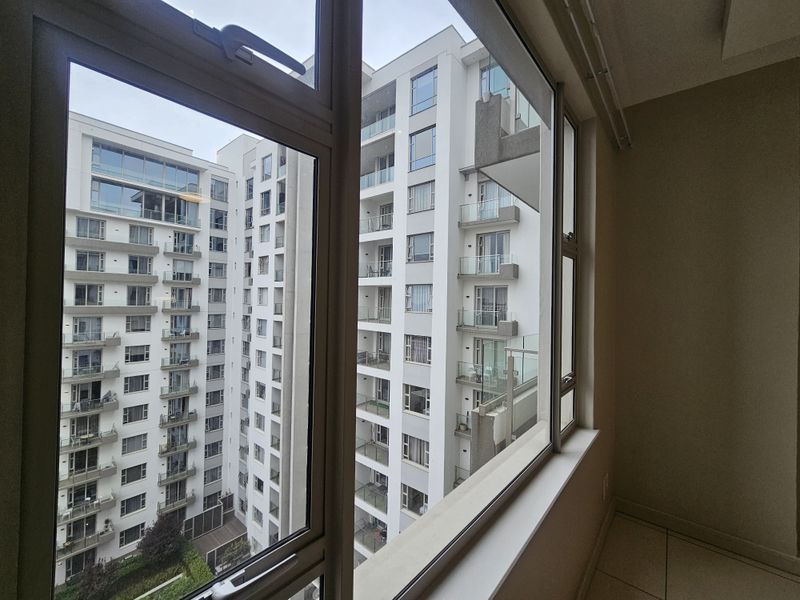 Unfurnished Two Bedroom Two Bathroom apartment in Rosebank - Photo 7