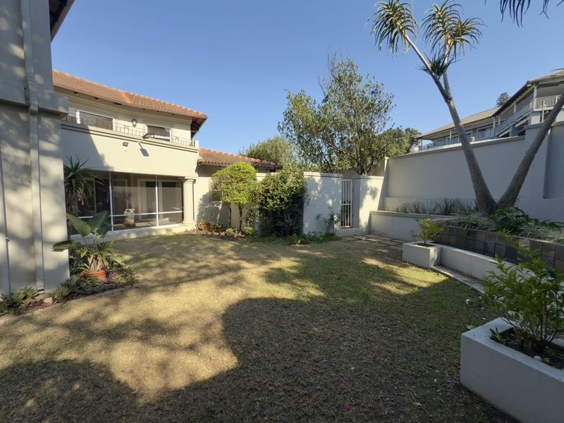 Amazing 5 bedroom house with ocean views - Photo 3