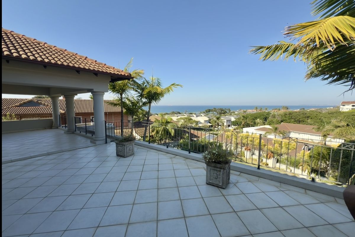 Amazing 5 bedroom house with ocean views - Photo 5