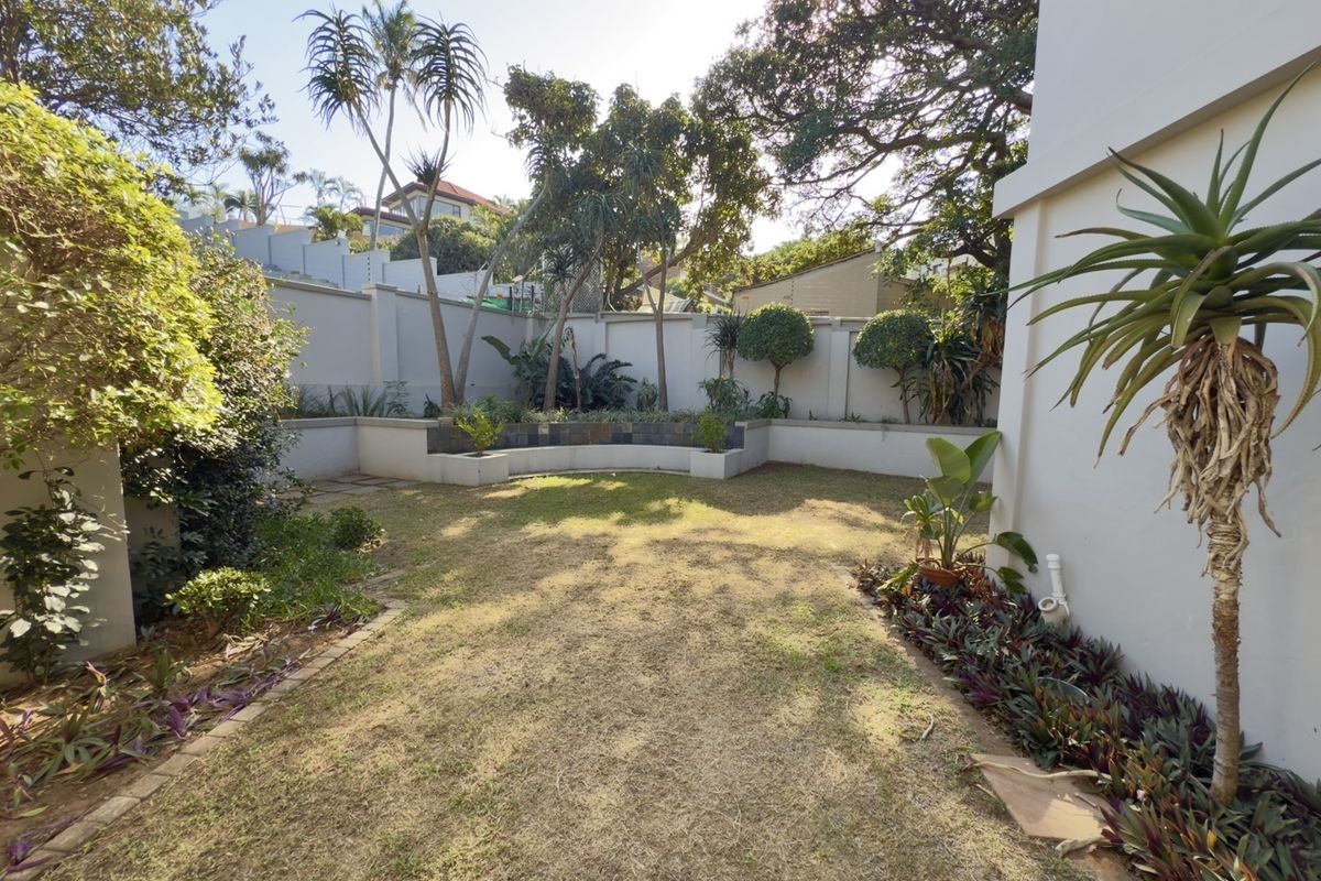 Amazing 5 bedroom house with ocean views - Photo 4