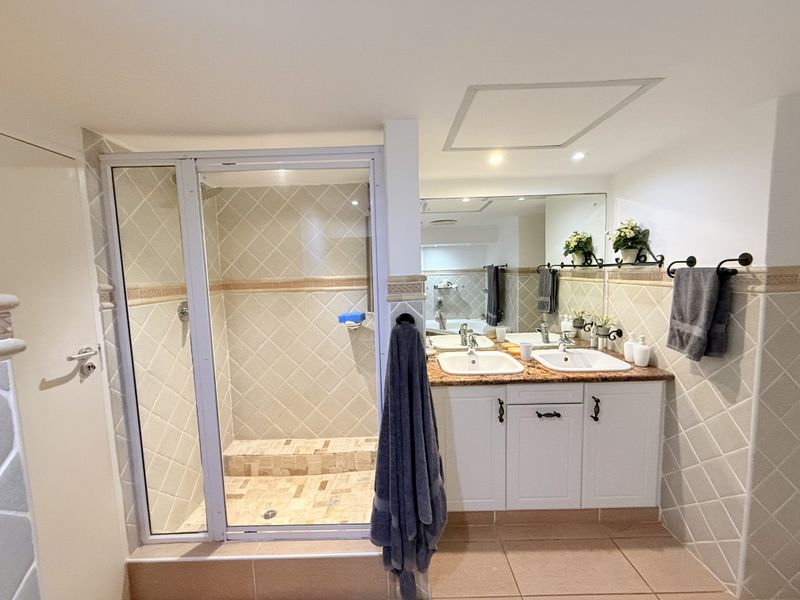 Charming 3 bedroom apartment with amazing sea views - Photo 7