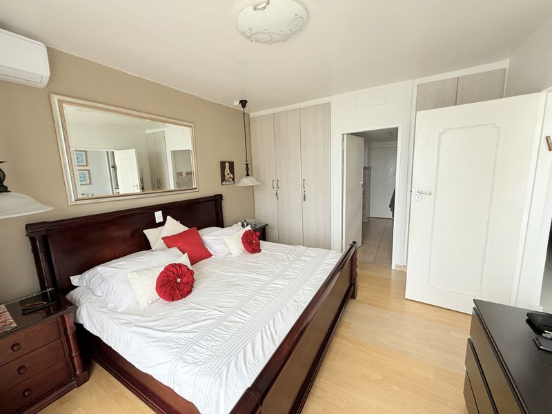 Charming 3 bedroom apartment with amazing sea views - Photo 6